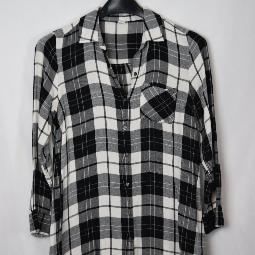 Old Navy - Black flannel mid-length sleeves